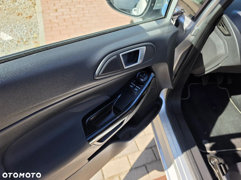 Ford Fiesta 1.0 Titanium EU6 - 11