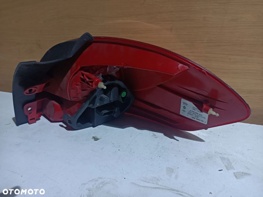 Lampa tylna lewa Renault Clio Grandtour kombi III 05- 8200586843 - 5