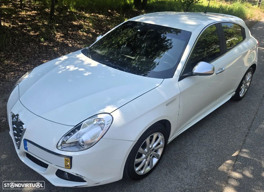 Alfa Romeo Giulietta 2.0 JTDM Distinctive - 1