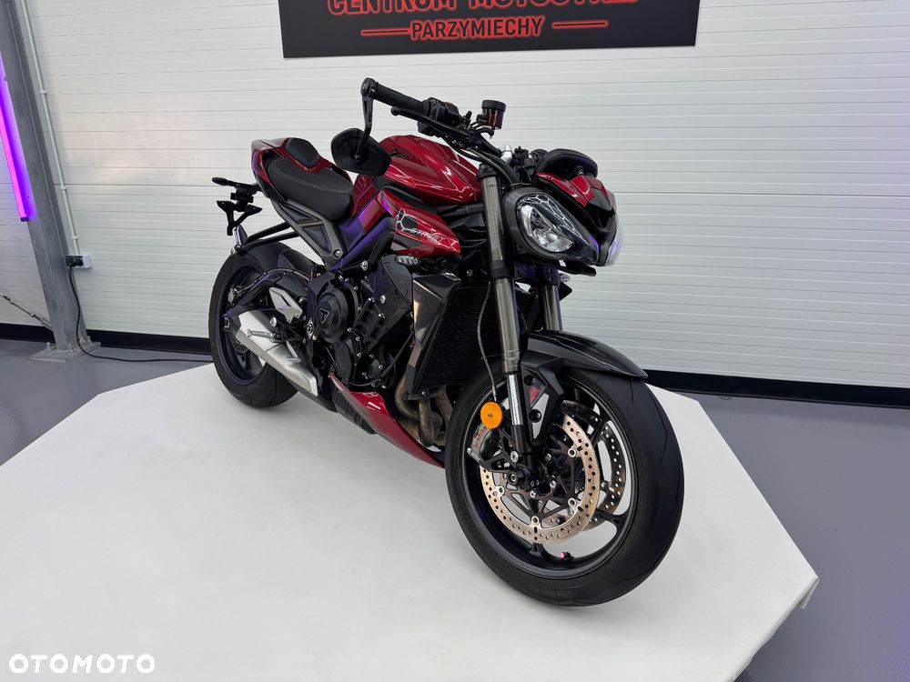 Triumph Street Triple - 4