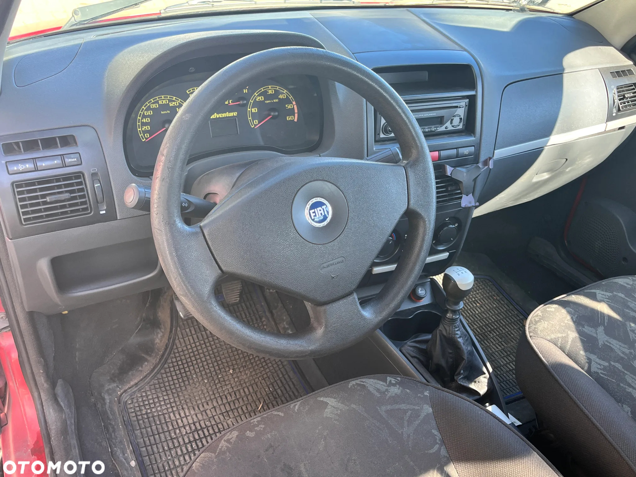 Fiat Strada Adventure - 12