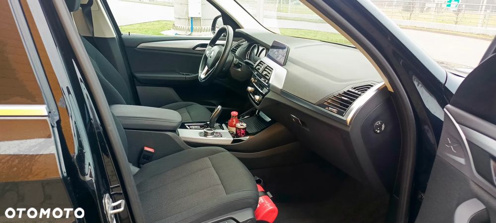 BMW X3 sDrive18d - 15