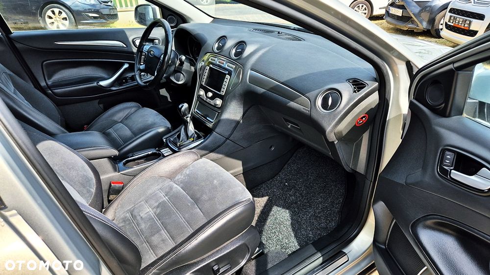Ford Mondeo 2.0 FF Platinium X Plus (Titanium) - 35