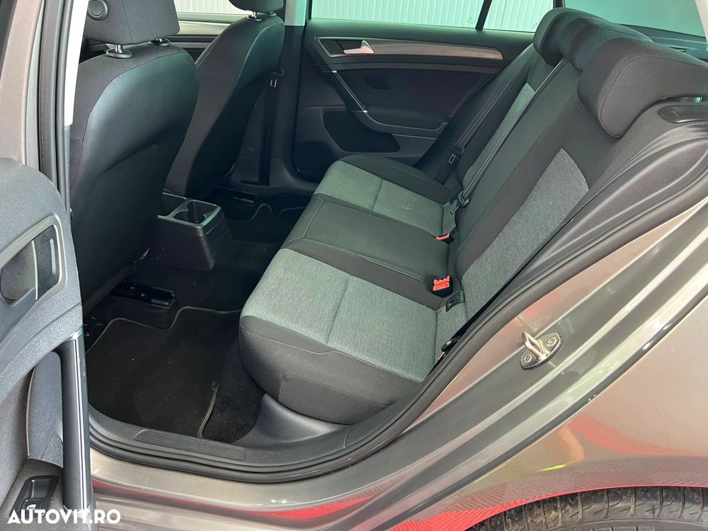 Volkswagen Golf - 15