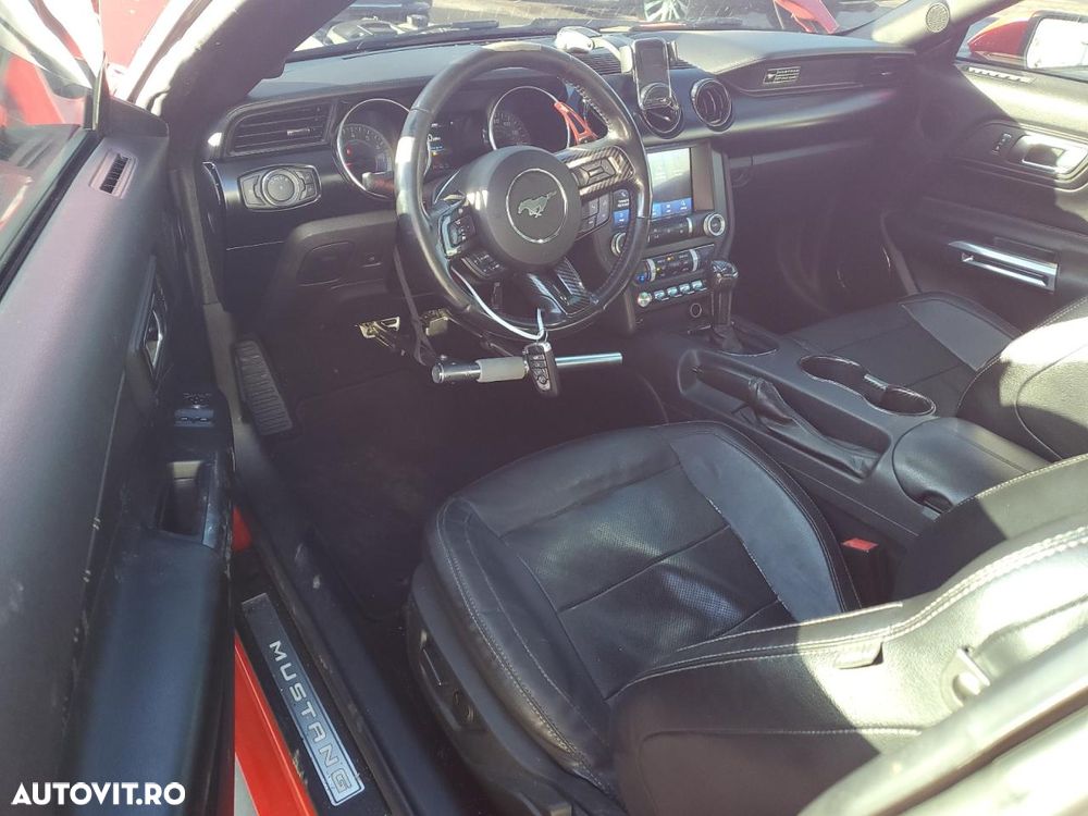 Ford Mustang - 7