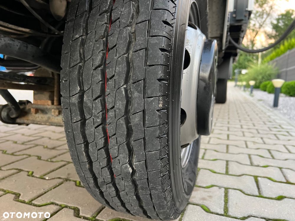 Nissan CABSTAR - 12