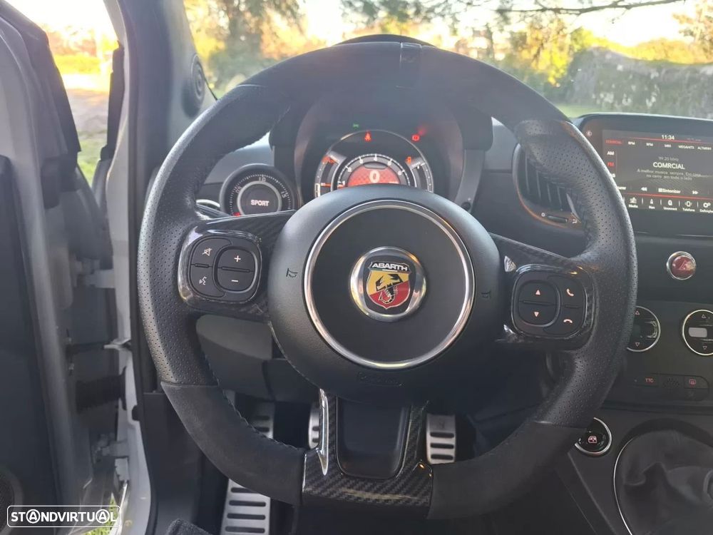 Abarth 695 - 32