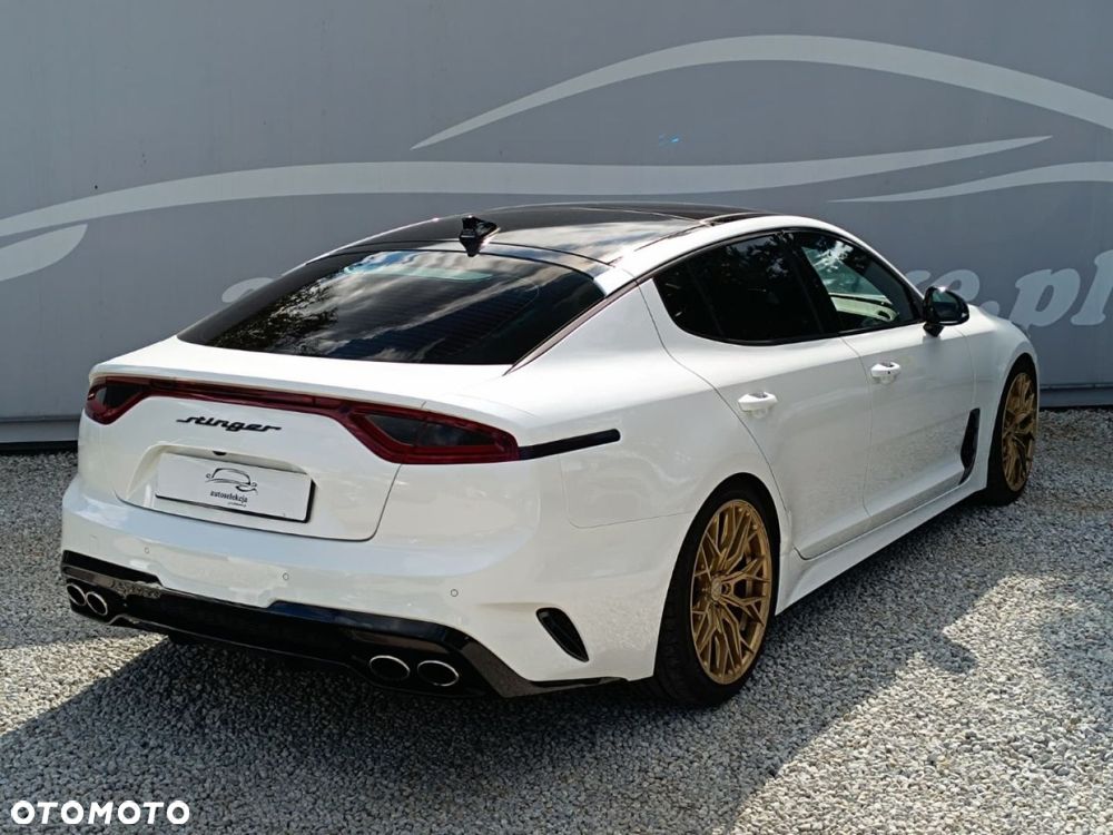 Kia Stinger - 3