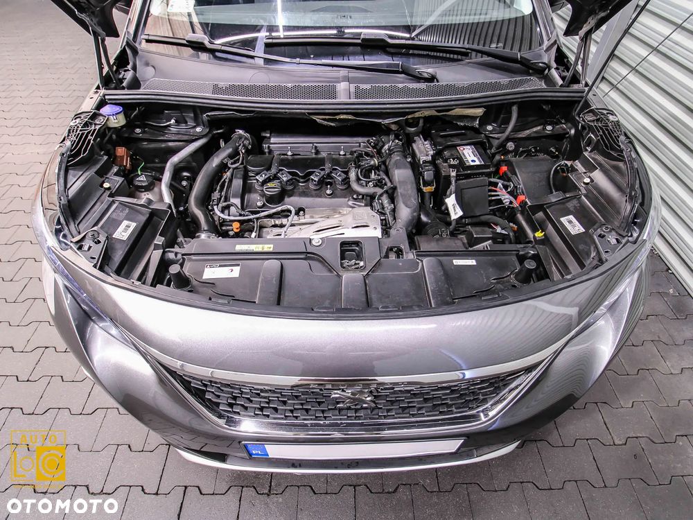 Peugeot 5008 1.6 PureTech Allure S&S EAT8 - 17