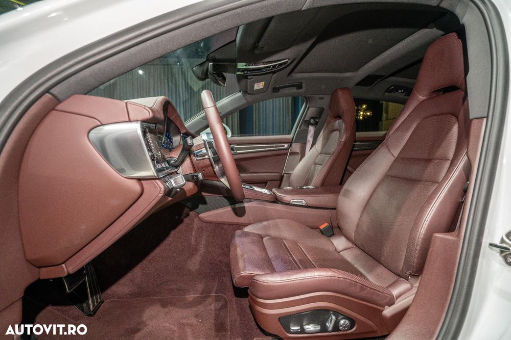Porsche Panamera - 27