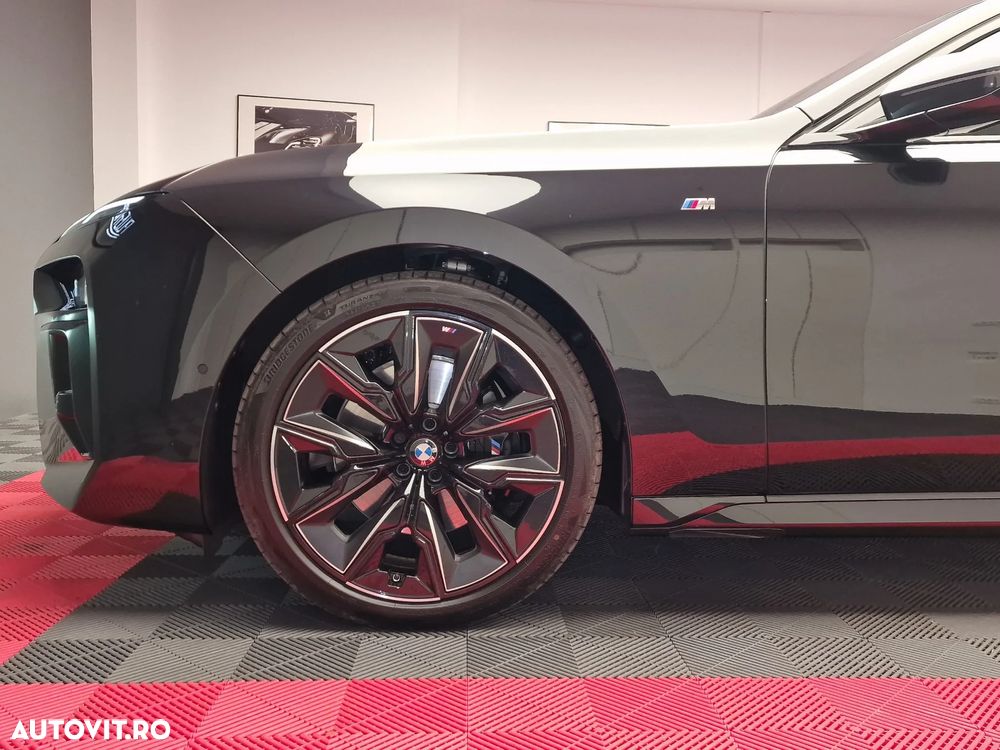 BMW Seria 7 740d xDrive MHEV - 13