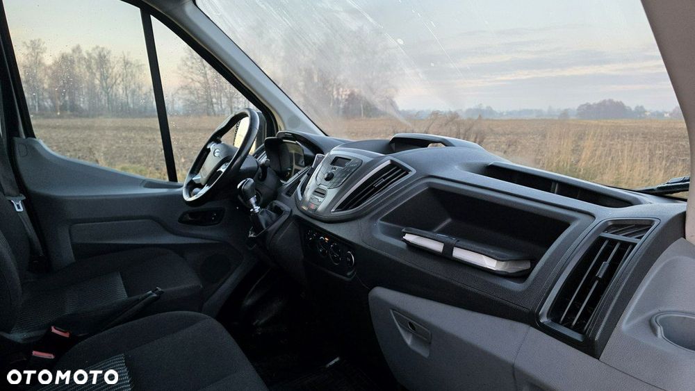 Ford Transit - 12
