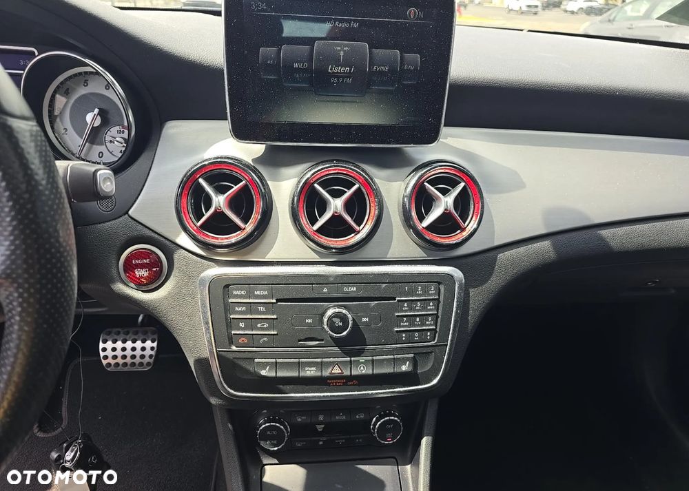 Mercedes-Benz CLA 250 4Matic 7G-DCT AMG Line - 12