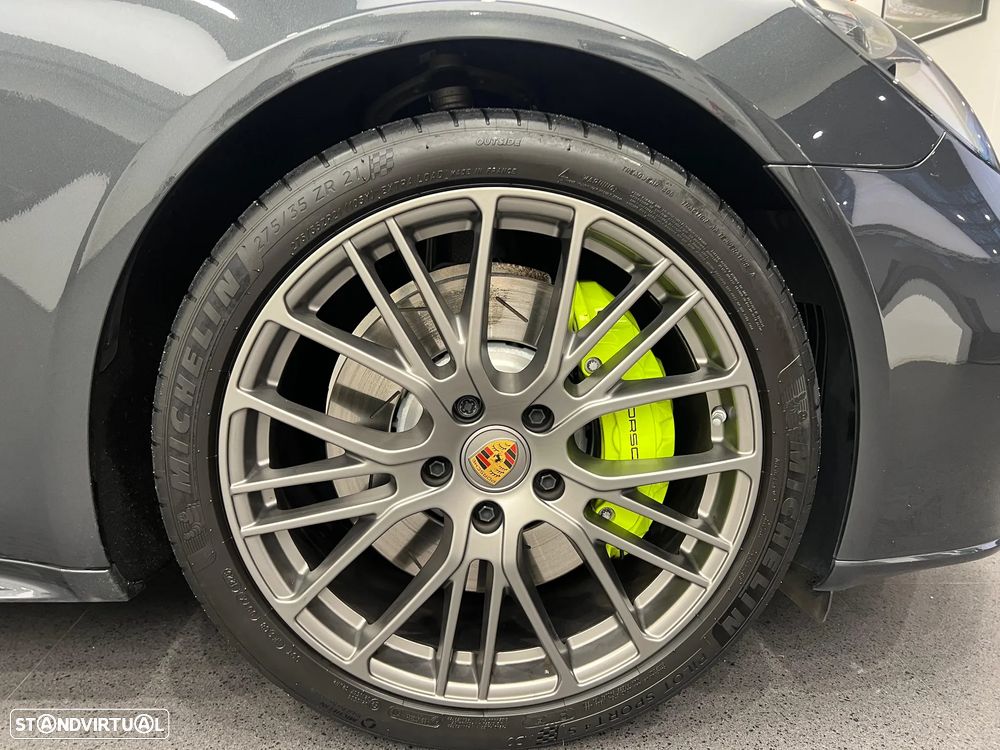 Porsche Panamera - 18