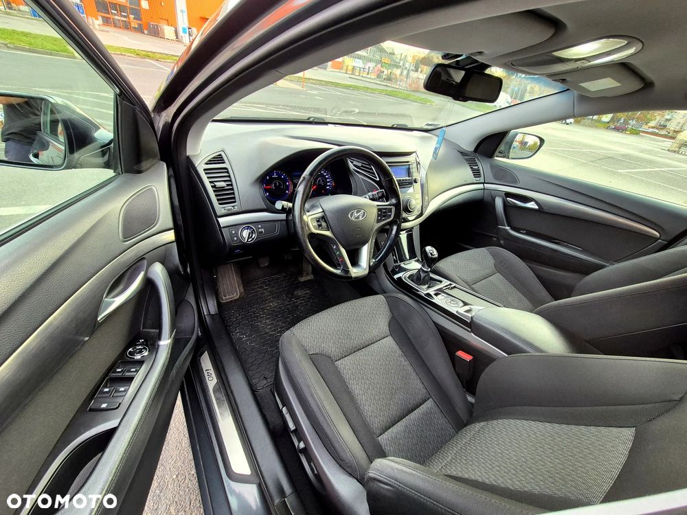 Hyundai i40 1.7 CRDi Comfort + - 24