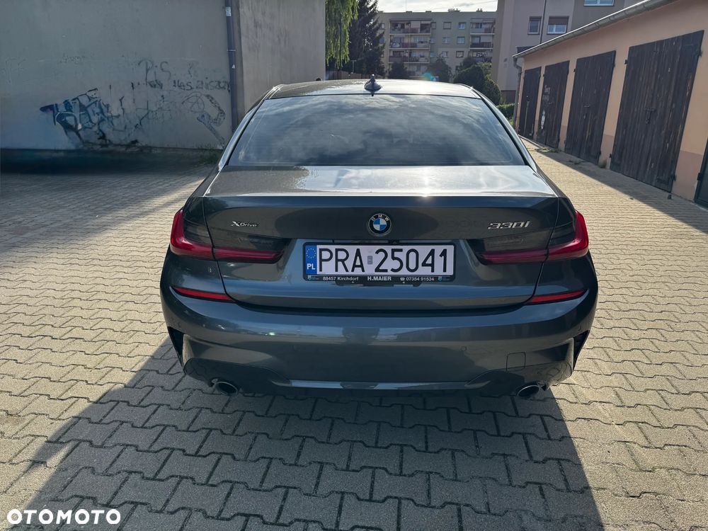 BMW Seria 3 330i xDrive M Sport - 2