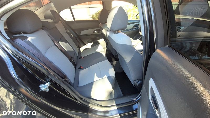 Chevrolet Cruze 1.6 - 34