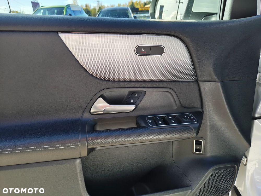 Mercedes-Benz GLB 200 4-Matic Style 8G-DCT - 16