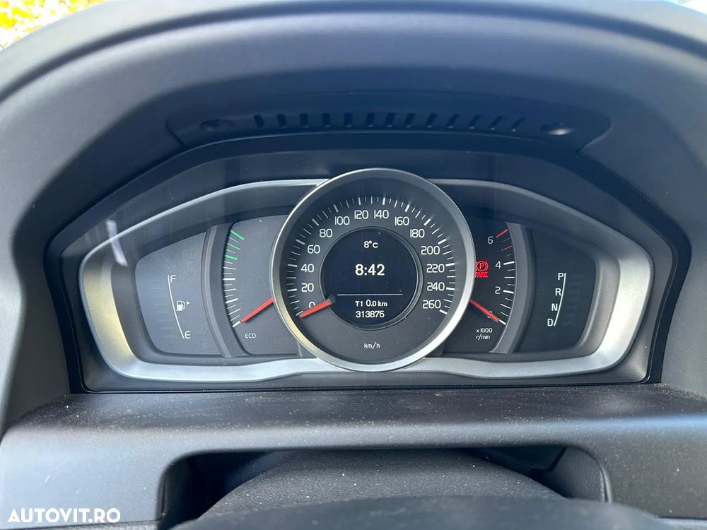 Volvo XC 60 2.4D AWD Kinetic - 9