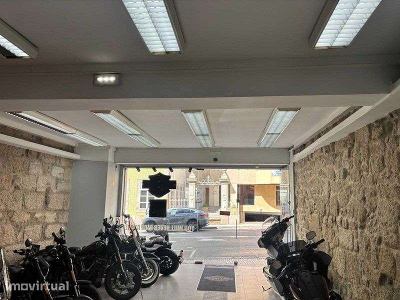 Loja para arrendamento - 310 m2 - Rua de Camões (Porto) - Grande imagem: 2/3
