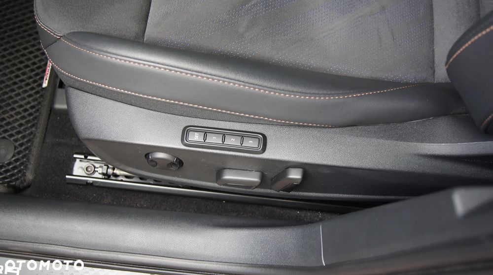 Cupra Formentor 1.5 eTSI mHEV DSG - 17