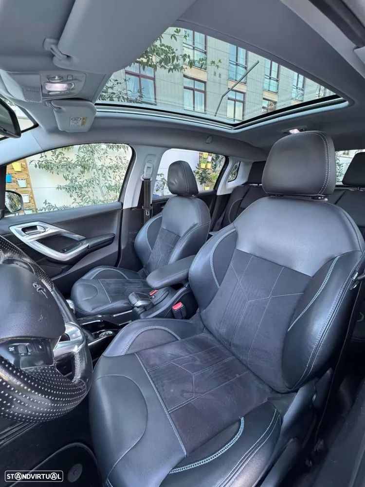 Peugeot 2008 1.2 PureTech Crossway - 15