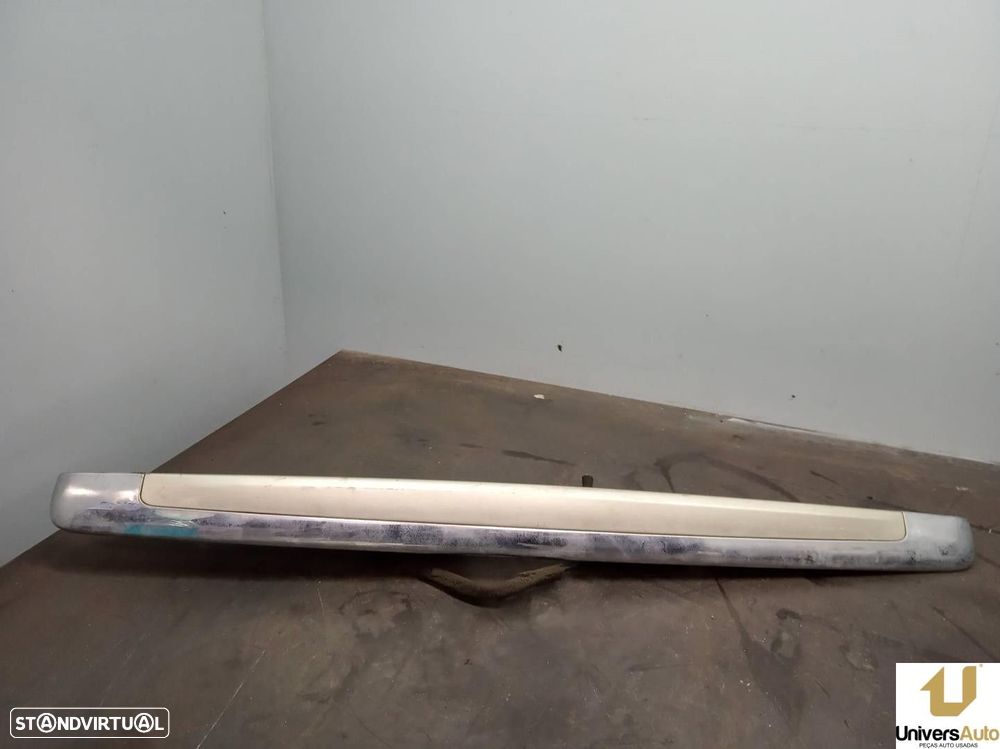 MOLDURA PORTA TRASEIRA/MALA KIA CARNIVAL II 2003 - - 4