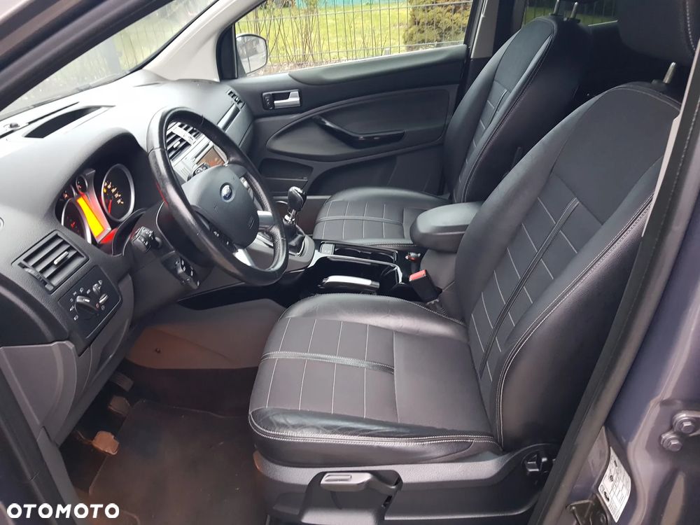 Ford Kuga 2.0 TDCi 2x4 Titanium - 11