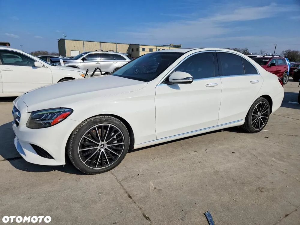Mercedes-Benz Klasa C 300 4Matic 9G-TRONIC Exclusive - 2