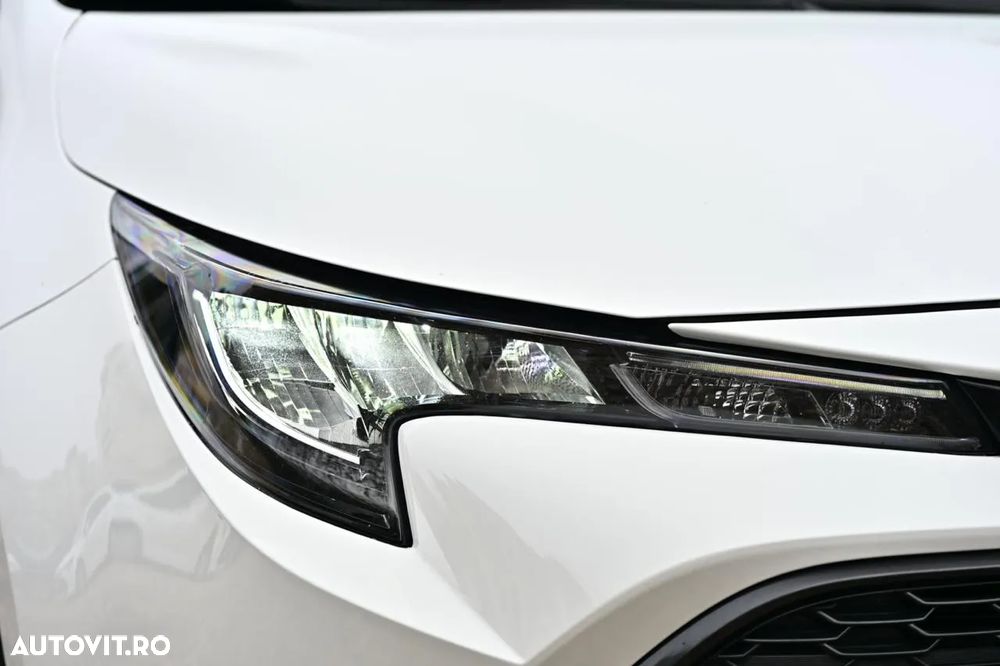 Toyota Corolla 1.8 Hybrid Business Edition - 3