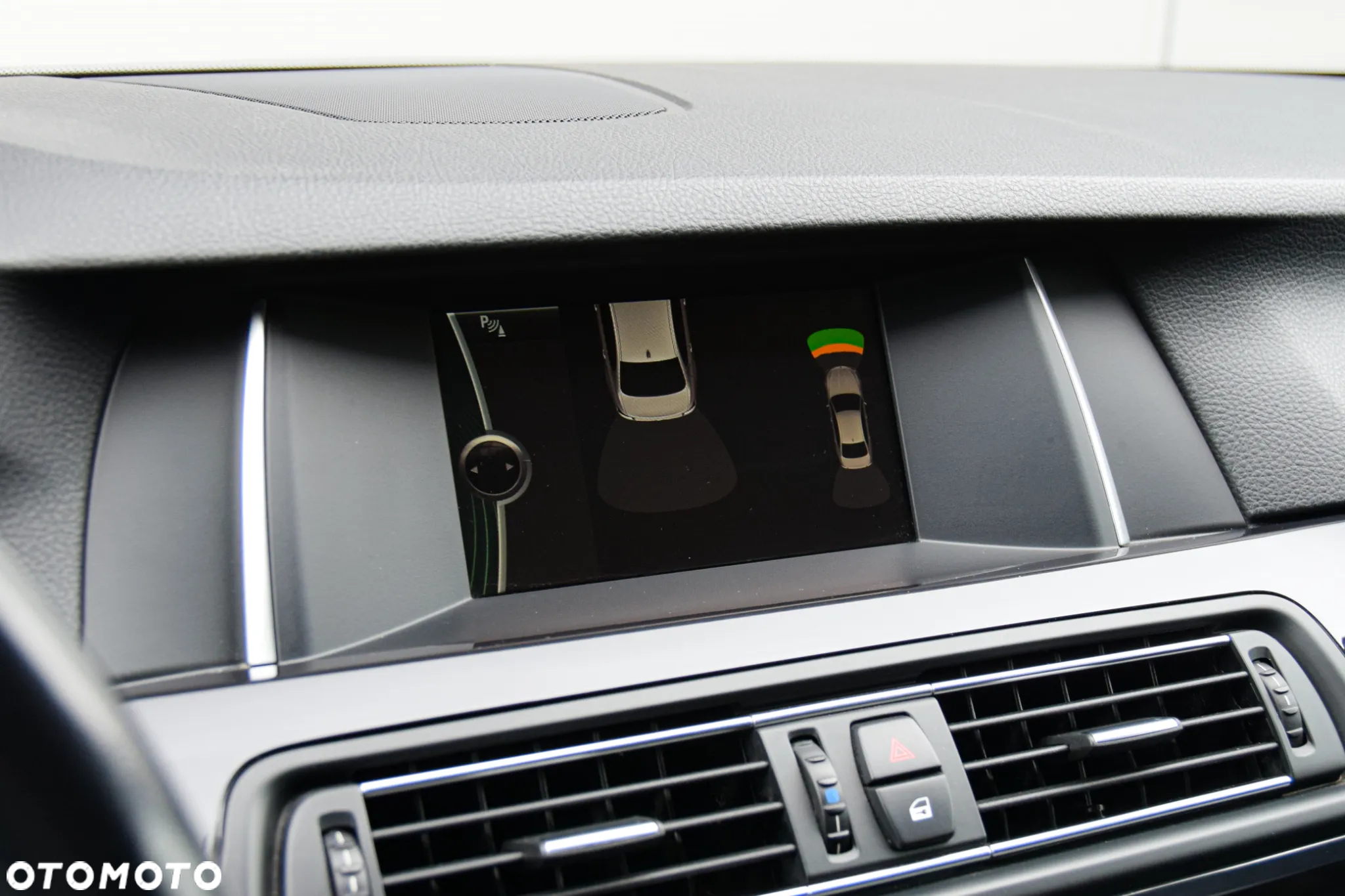 BMW Seria 5 520d xDrive - 10