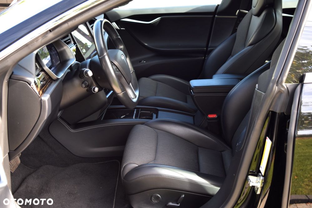 Tesla Model S - 17