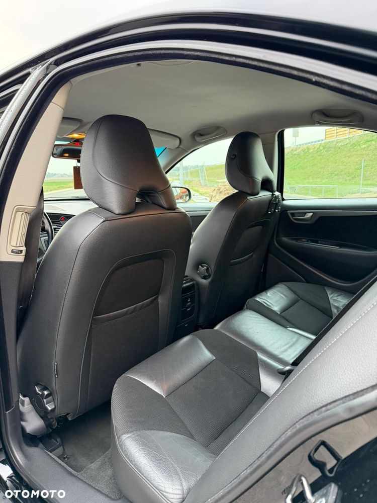 Volvo S60 2.4D5 Rubin - 8