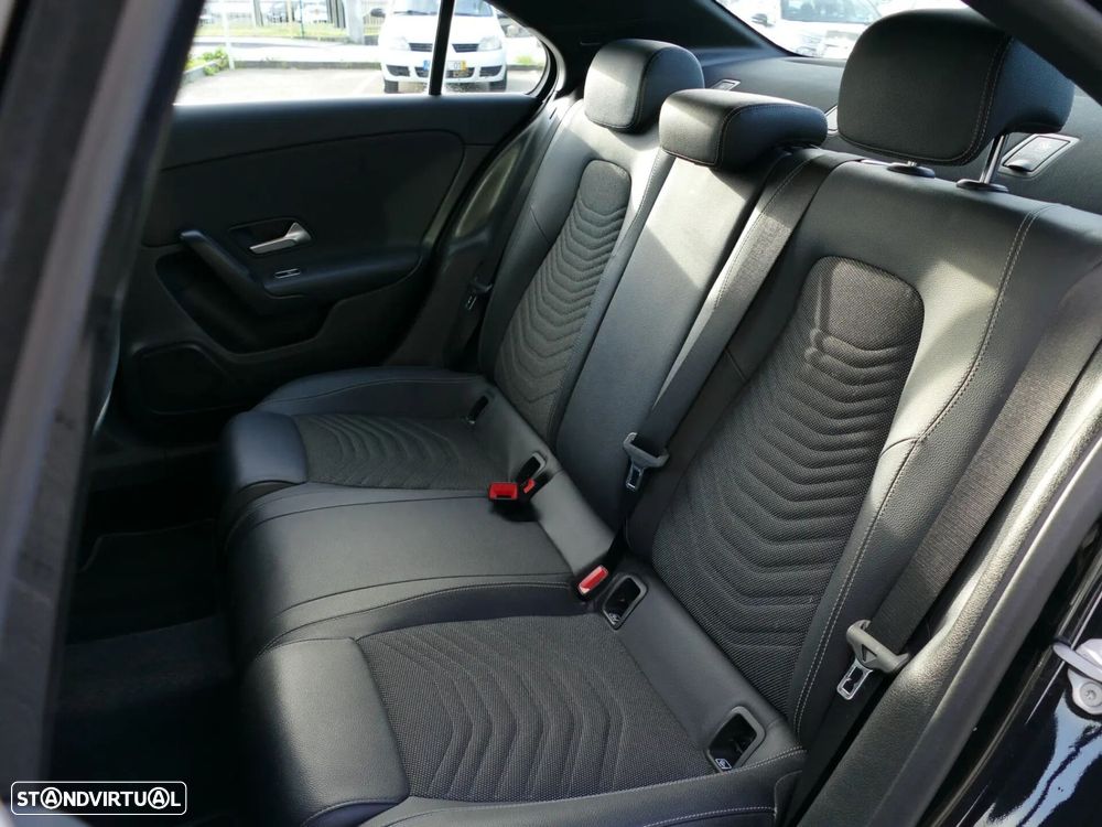 Mercedes-Benz A 250 Limousine e Style Plus - 32