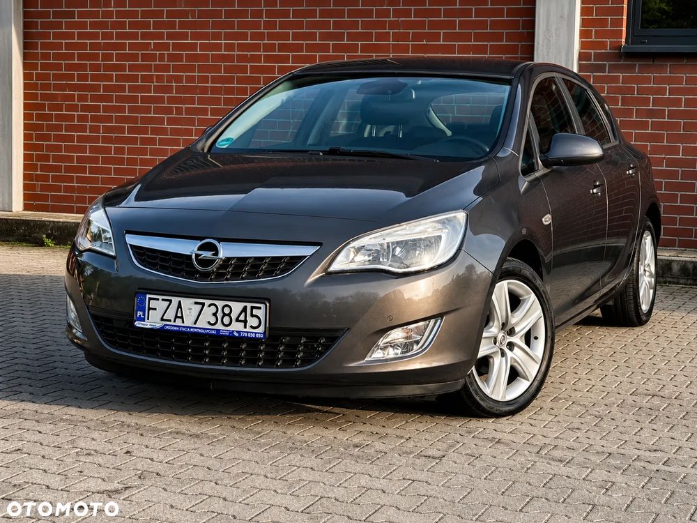 Opel Astra 1.4 T Cosmo - 2