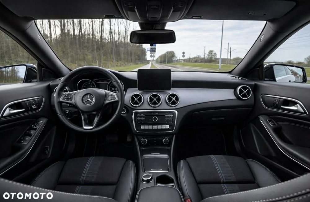 Mercedes-Benz CLA 180 7G-DCT - 4