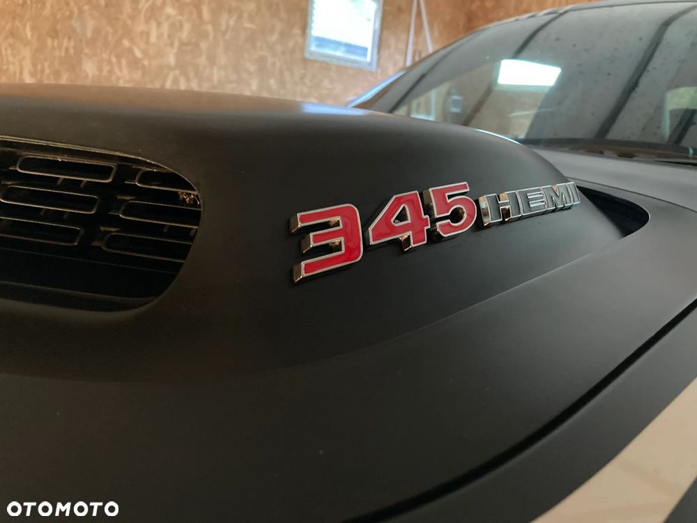 Dodge Challenger - 4