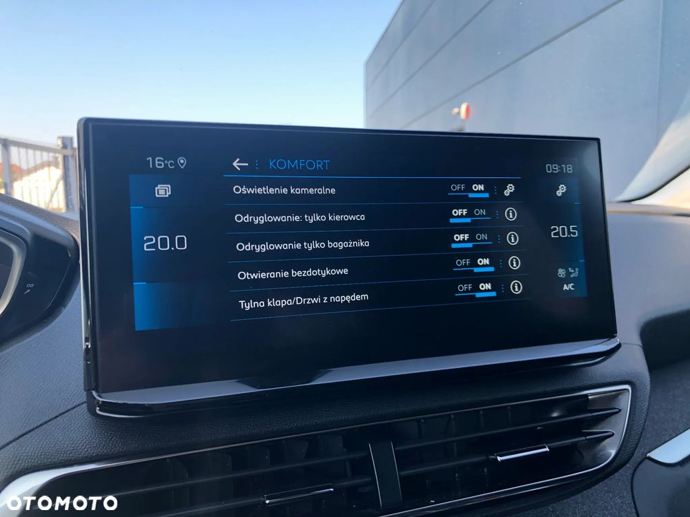 Peugeot 3008 1.2 PureTech Allure S&S EAT8 - 20