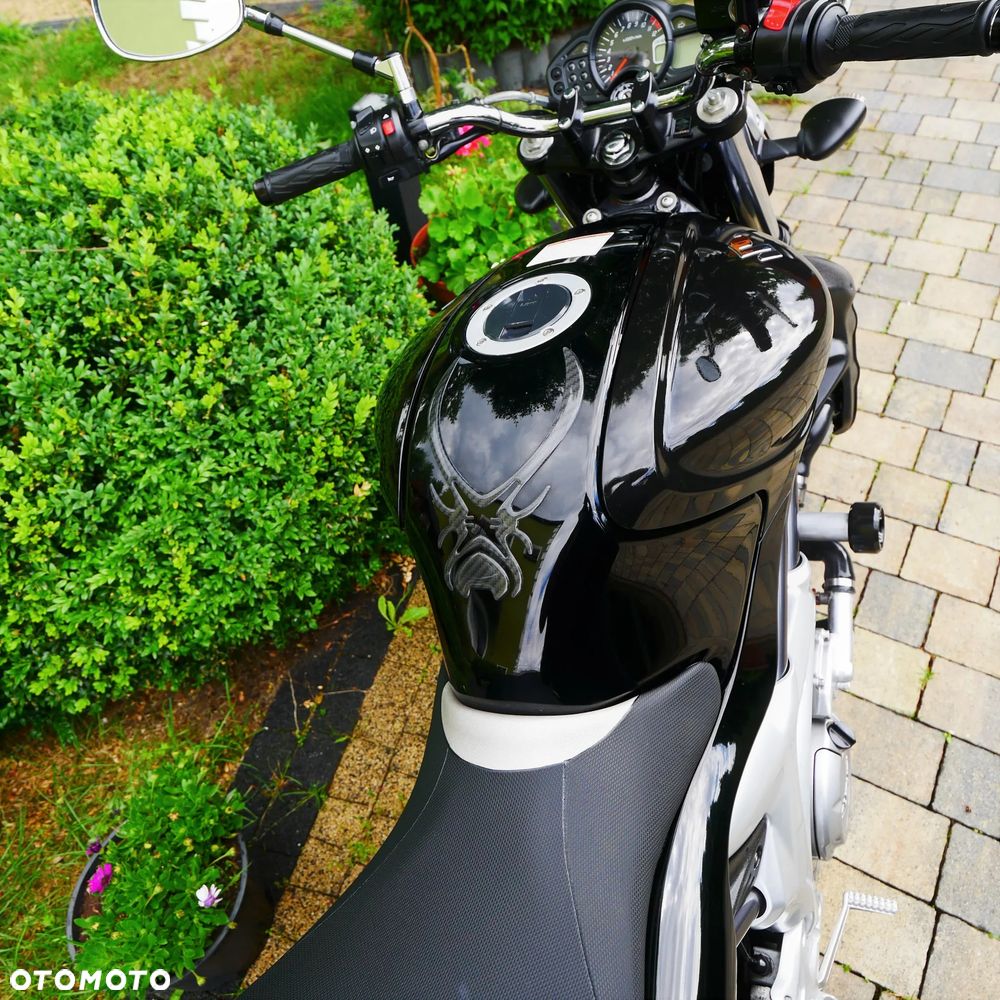 Suzuki Gladius - 4