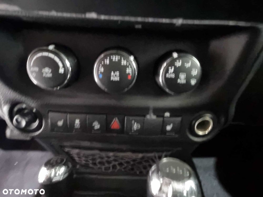 Jeep Wrangler - 25