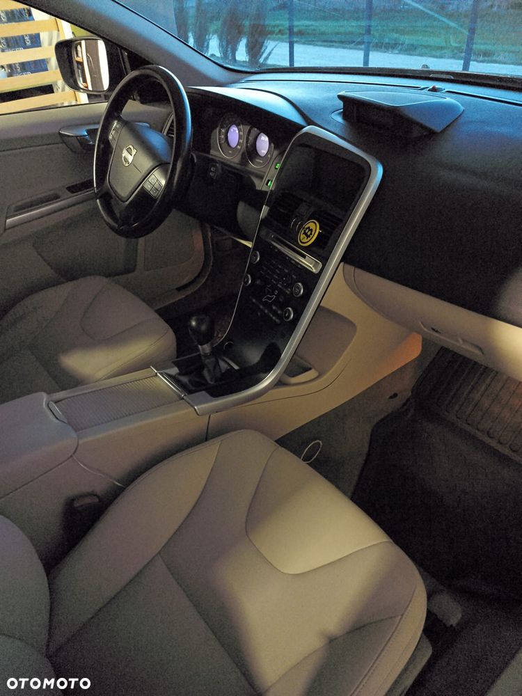 Volvo XC 60 D3 Kinetic - 6