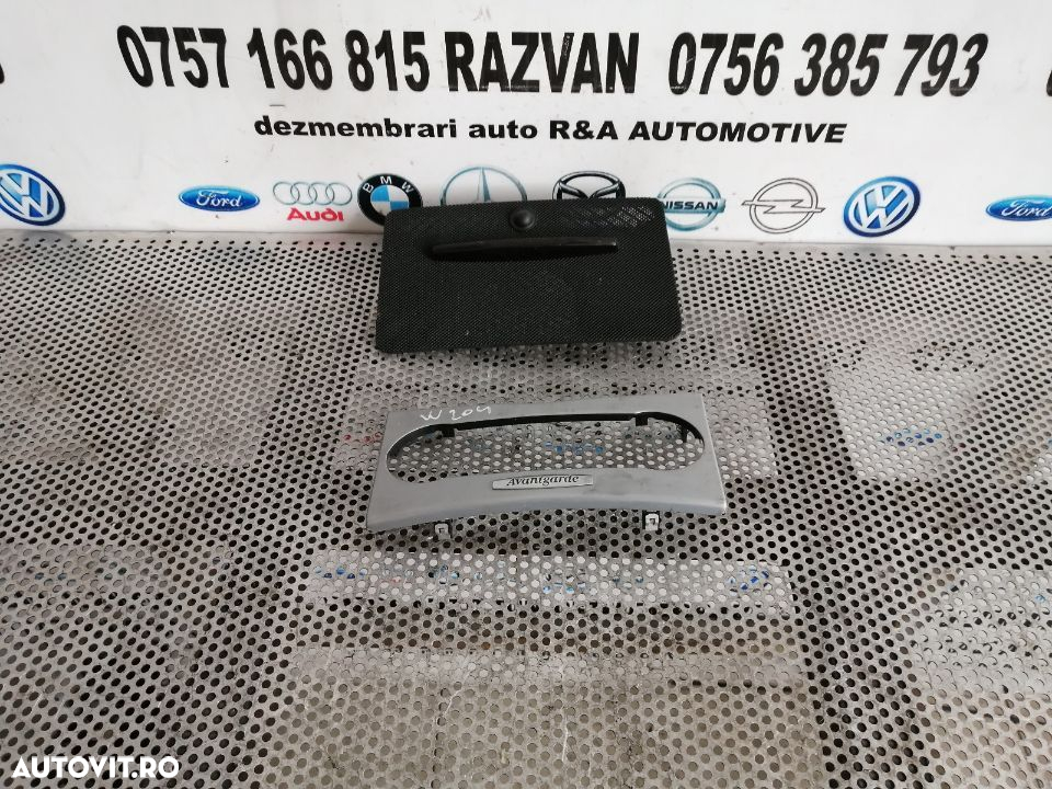 Ornament Bord Trim Mercedes C Class W204 Facelift Avantgarde - 2