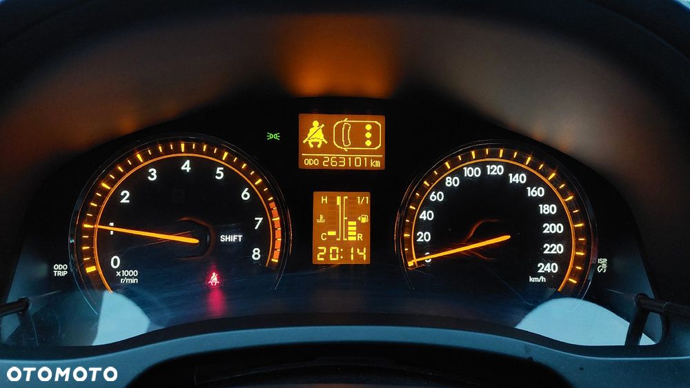 Toyota Avensis 1.8 Life - 12