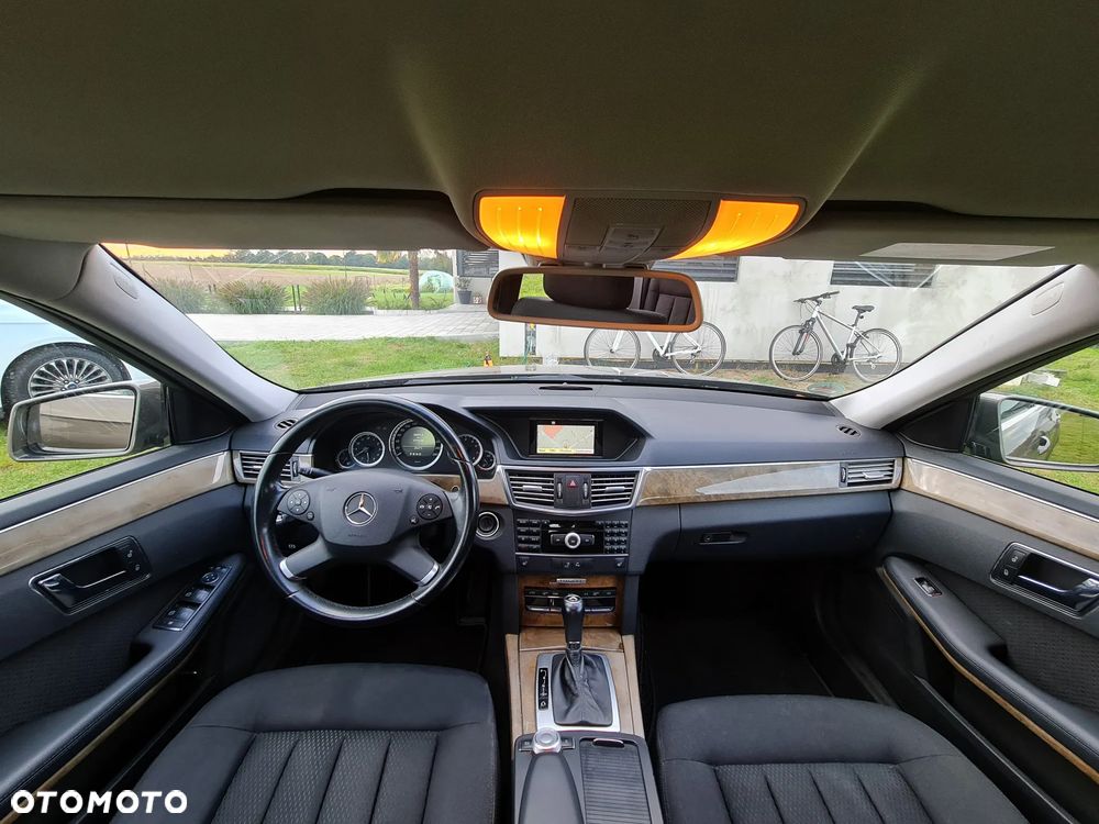 Mercedes-Benz Klasa E 200 CGI BlueEFFICIENCY 7G-TRONIC Elegance - 6