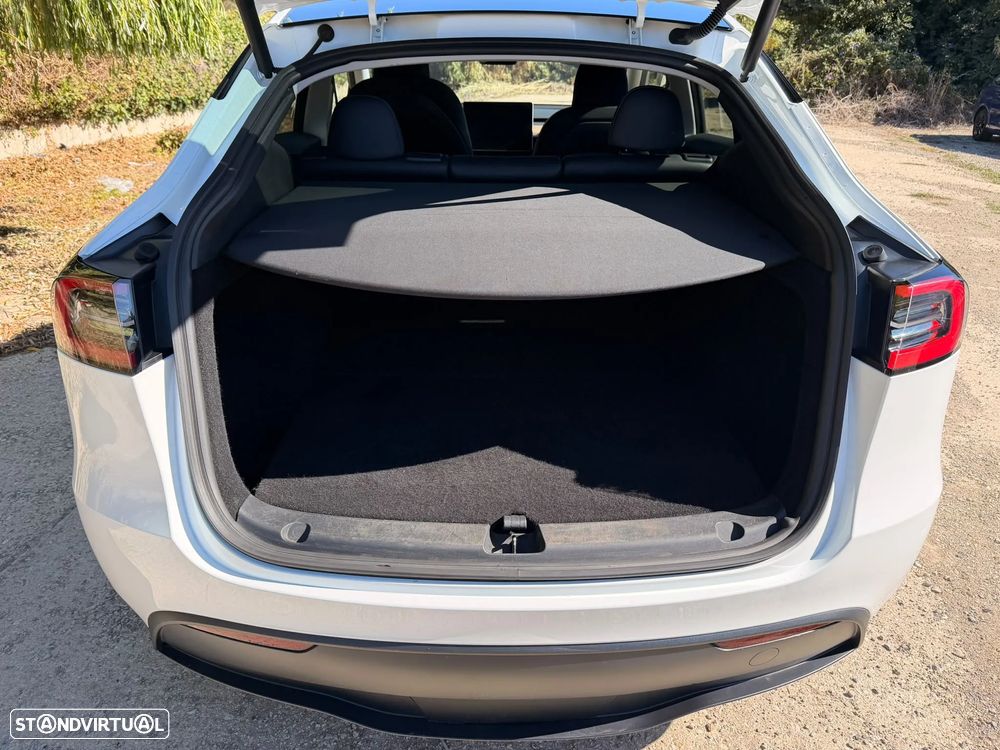 Tesla Model Y Long Range Dual Motor AWD - 15