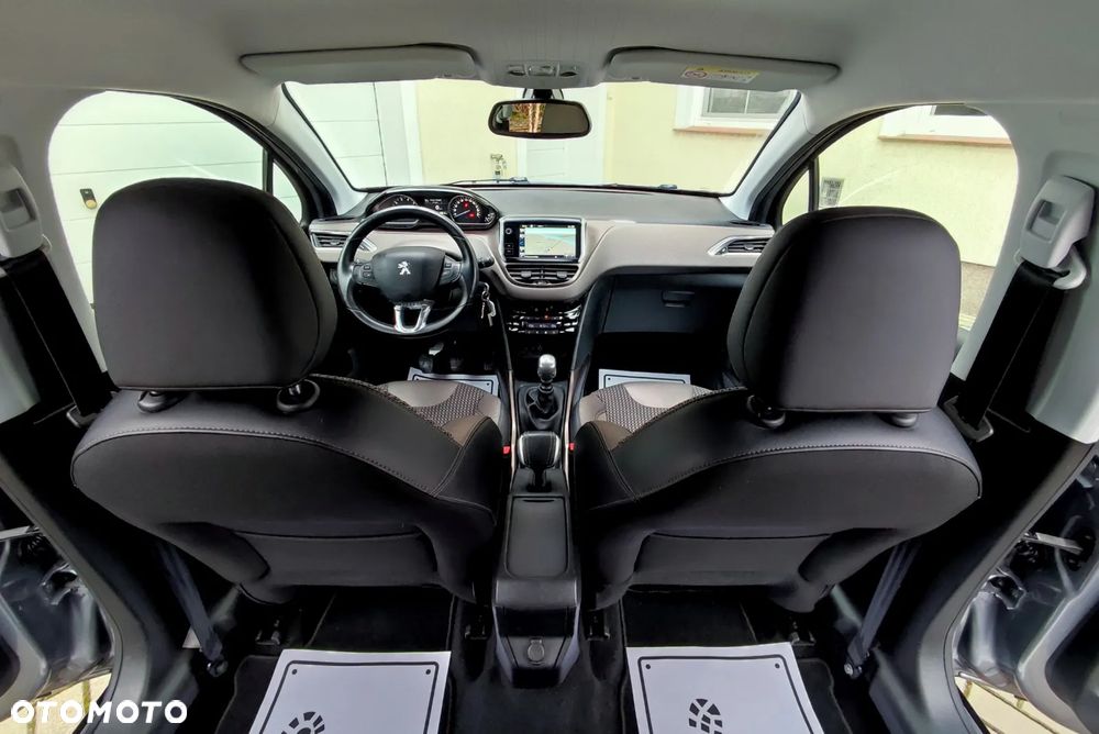 Peugeot 2008 1.2 Pure Tech Allure S&S - 12