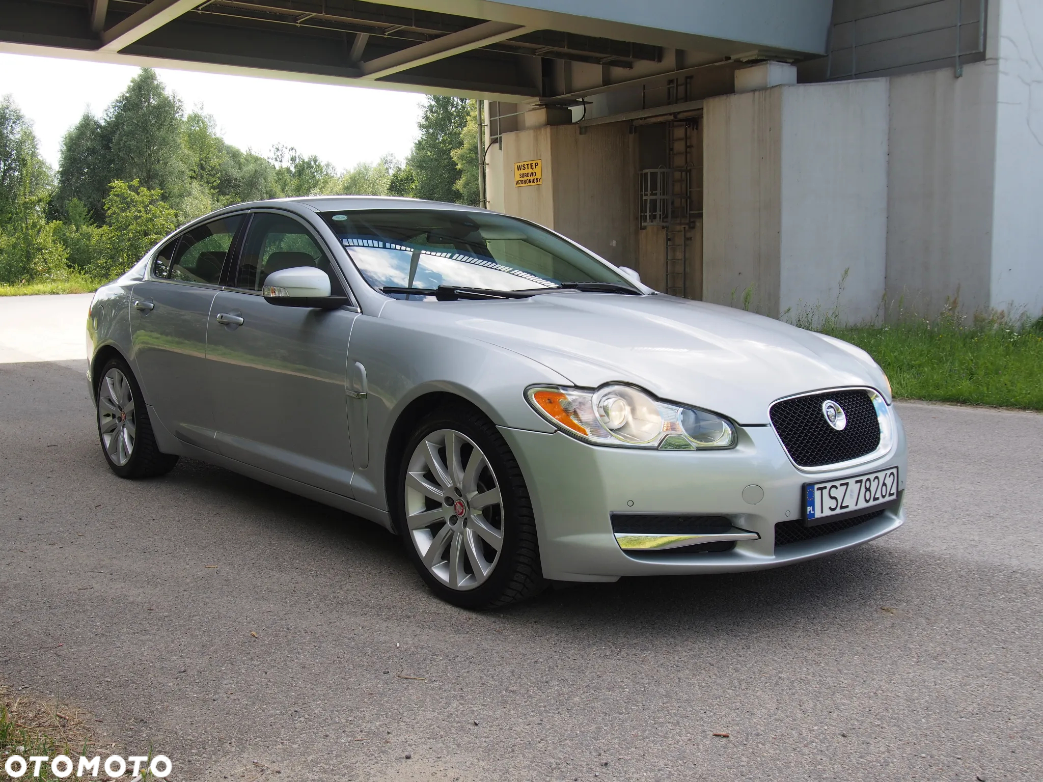 Jaguar XF 2.7 V6 D Premium Luxury - 4