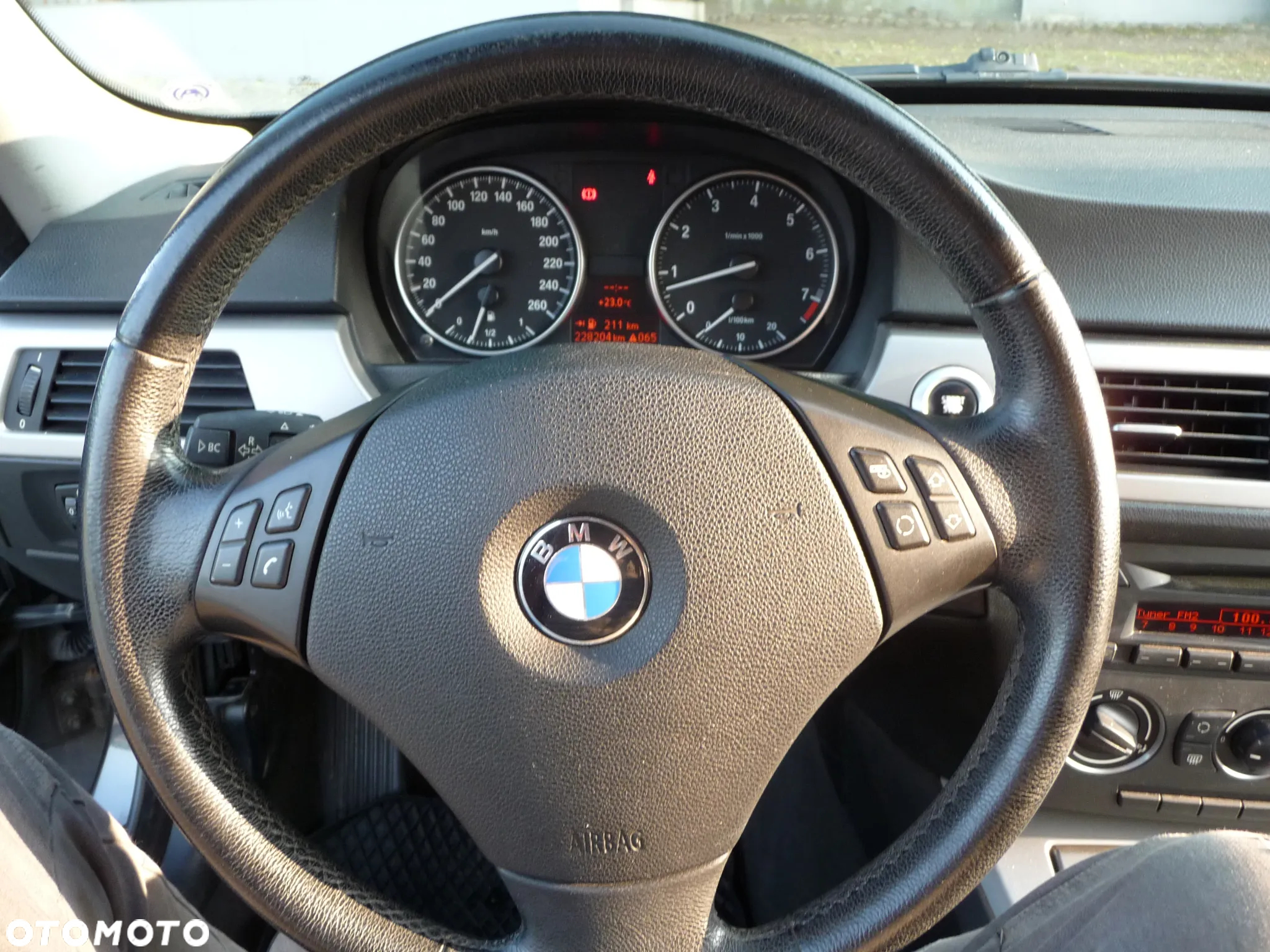 BMW Seria 3 320i - 11