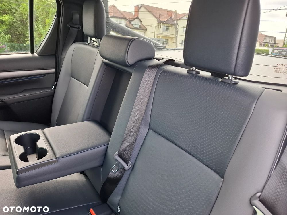 Toyota Hilux 2.8 D-4D Double Cab Invincible 4x4 - 8