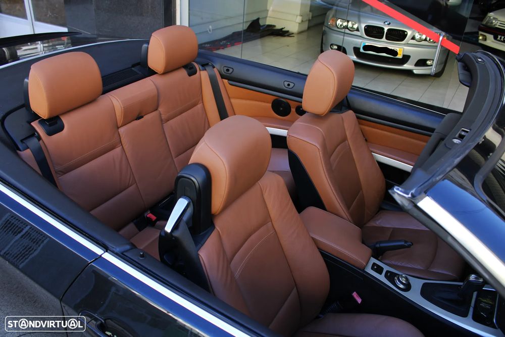 BMW 330 i Auto - 54